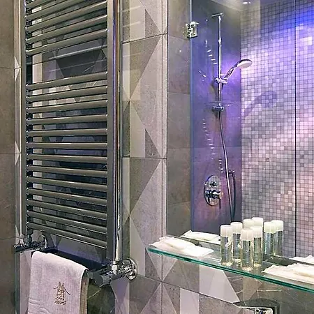 American Hotel 4*